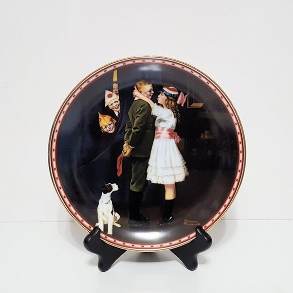 Vintage Norman Rockwell Kiss and Tell Edwin M. Knowles Collectors Plate 8.5" - Picture 1 of 7
